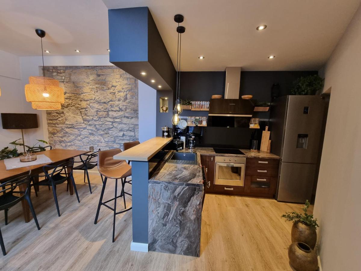 Arena Design Apartments With Free Private Parking And With A Terrace プーラ エクステリア 写真