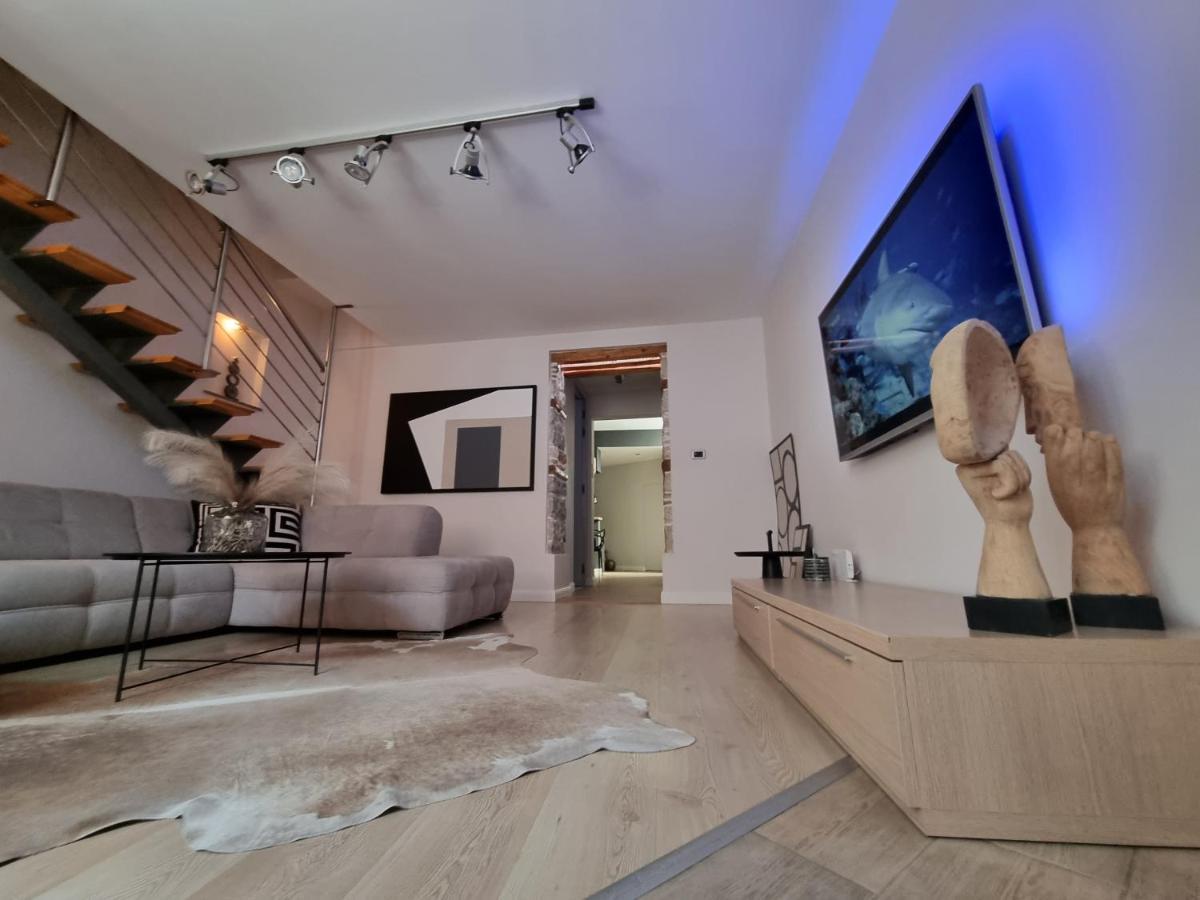 Arena Design Apartments With Free Private Parking And With A Terrace プーラ エクステリア 写真