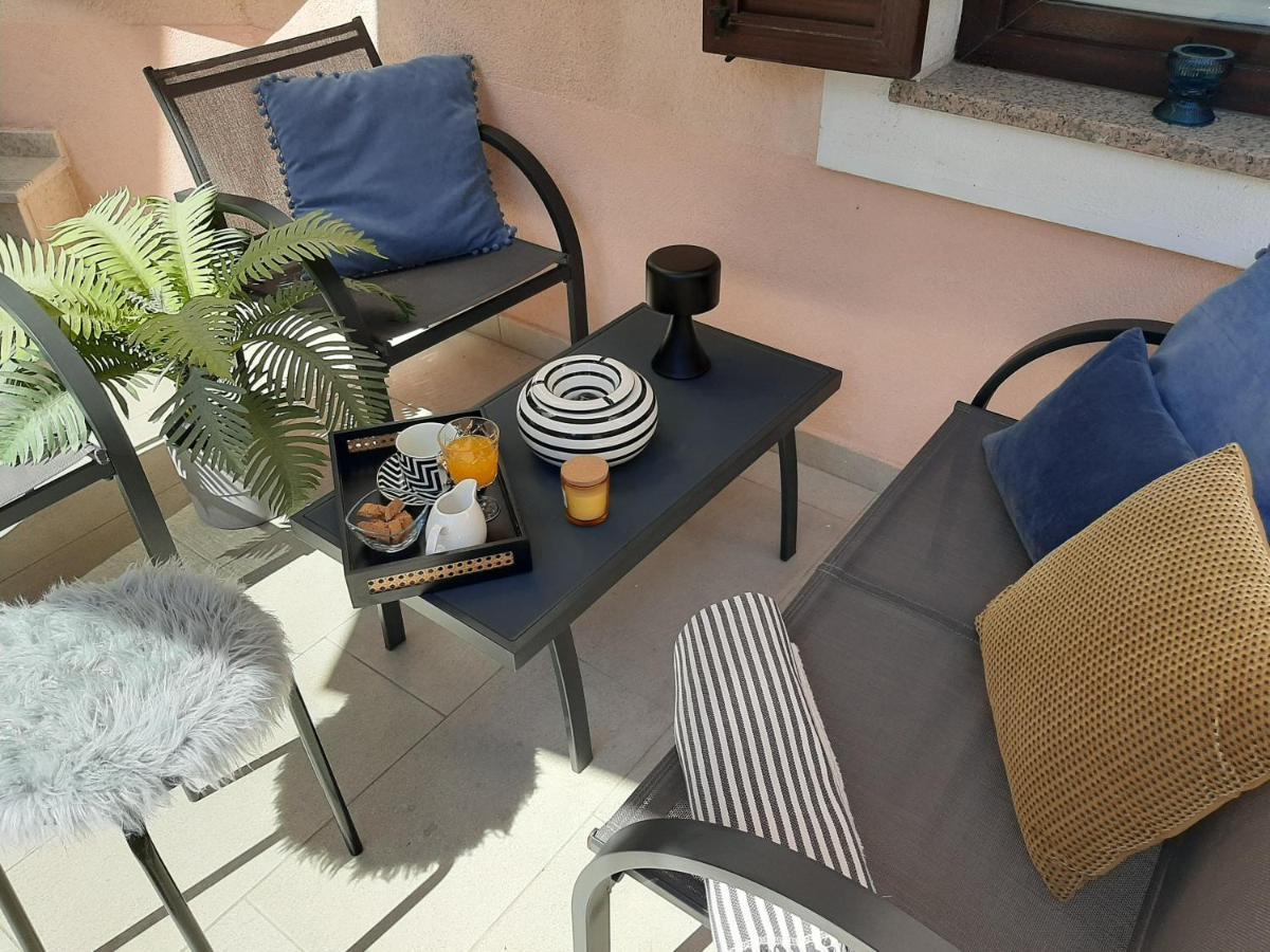 Arena Design Apartments With Free Private Parking And With A Terrace プーラ エクステリア 写真
