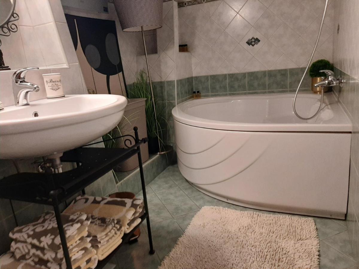 Arena Design Apartments With Free Private Parking And With A Terrace プーラ エクステリア 写真