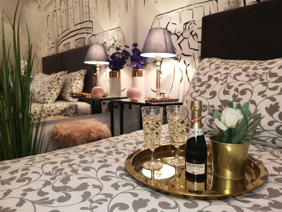 Arena Design Apartments With Free Private Parking And With A Terrace プーラ エクステリア 写真