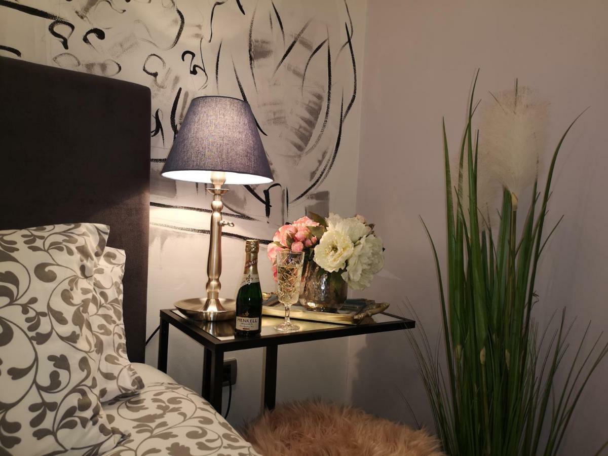 Arena Design Apartments With Free Private Parking And With A Terrace プーラ エクステリア 写真